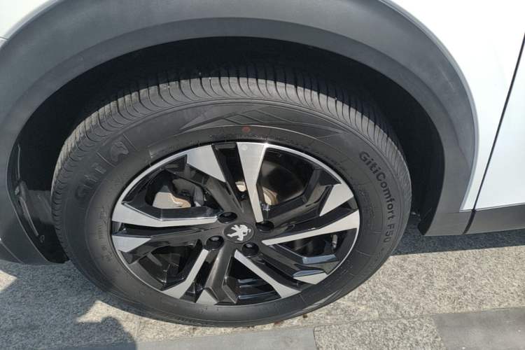 Used Peugeot 2008 2022 230THP THE ONE Left Front Wheel Hub
