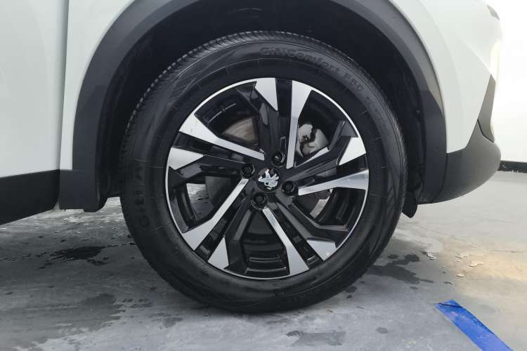 Used Peugeot 2008 2022 230THP THE ONE Left Rear Wheel Hub