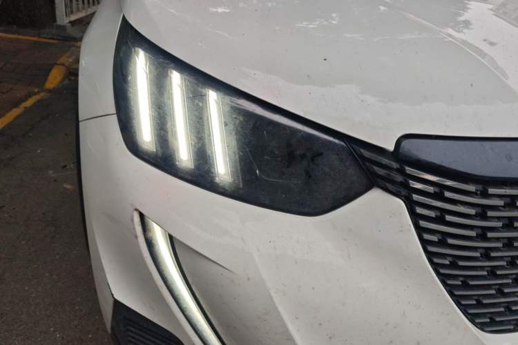 Used Peugeot 2008 2022 230THP THE ONE Right Front Headlight