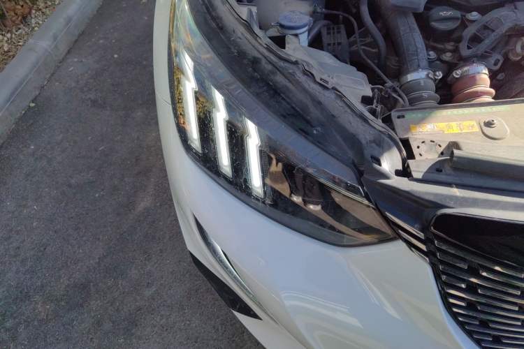 Used Peugeot 2008 2022 230THP THE ONE Right Front Headlight