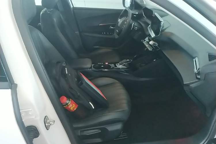 Used Peugeot 2008 2022 230THP THE ONE Right Front Seat