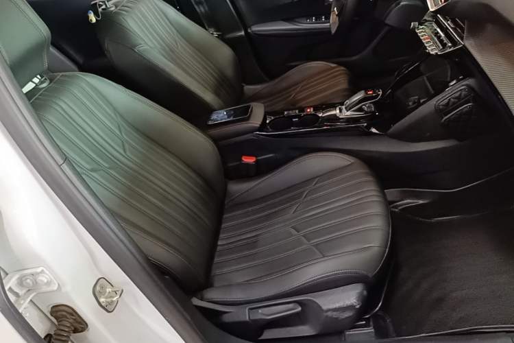 Used Peugeot 2008 2022 230THP THE ONE Right Front Seat