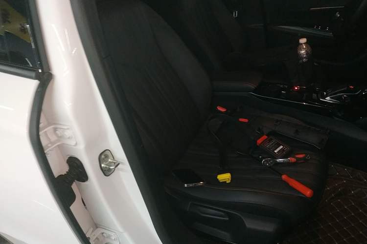 Used Peugeot 2008 2022 230THP THE ONE Right Front Seat