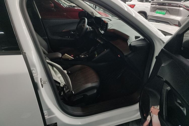 Used Peugeot 2008 2022 230THP THE ONE Right Front Seat