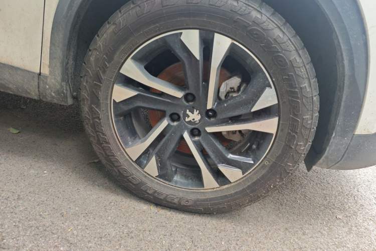 Used Peugeot 2008 2022 230THP THE ONE Right Front Wheel Hub