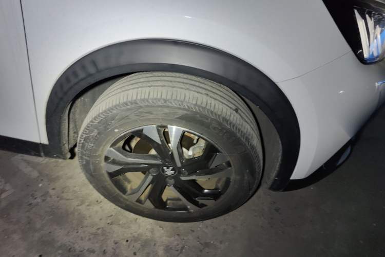 Used Peugeot 2008 2022 230THP THE ONE Right Front Wheel Hub