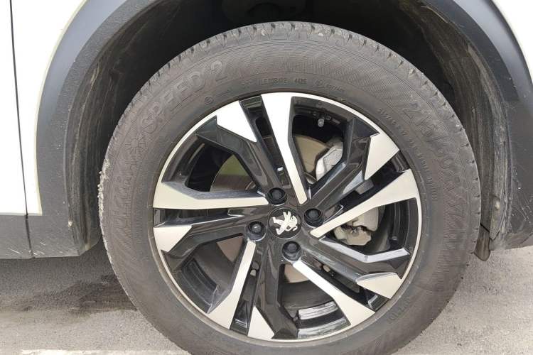 Used Peugeot 2008 2022 230THP THE ONE Right Front Wheel Hub