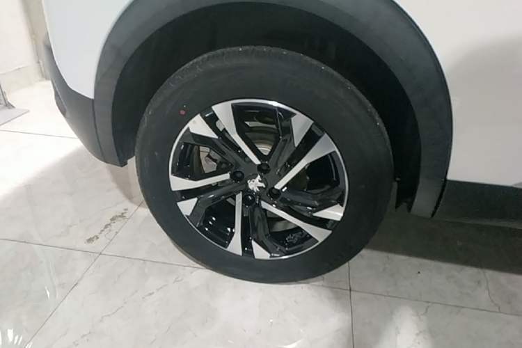 Used Peugeot 2008 2022 230THP THE ONE Right Rear Wheel Hub