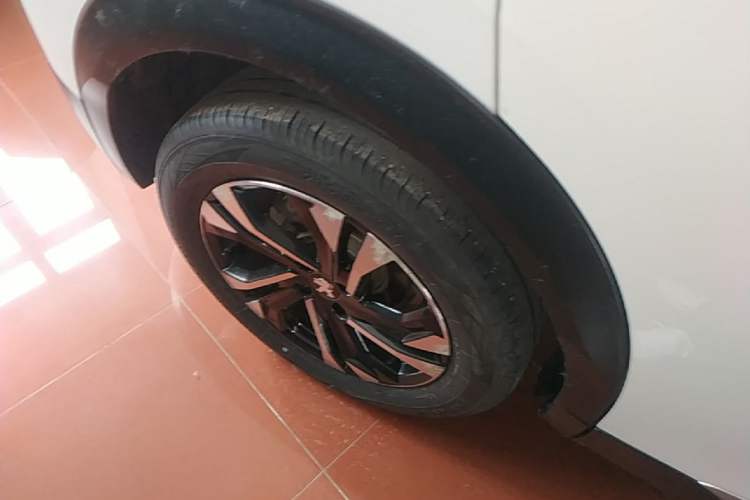 Used Peugeot 2008 2022 230THP THE ONE Right Rear Wheel Hub