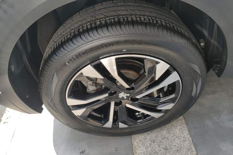 Used Peugeot 2008 2022 230THP THE ONE Right Rear Wheel Hub