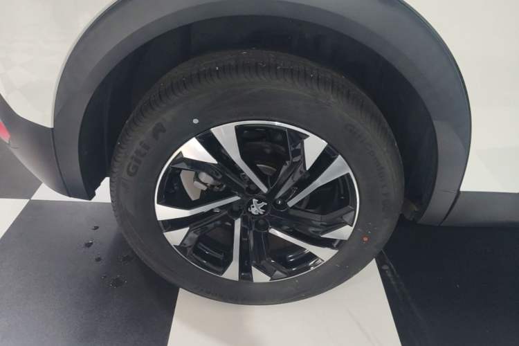 Used Peugeot 2008 2022 230THP THE ONE Right Rear Wheel Hub