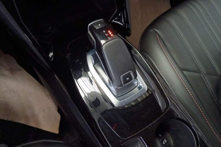 Used Peugeot 2008 2022 230THP THE ONE Gear Lever