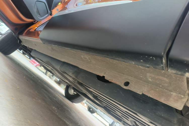 Used Peugeot 2008 2022 230THP THE ONE Left Side Sill