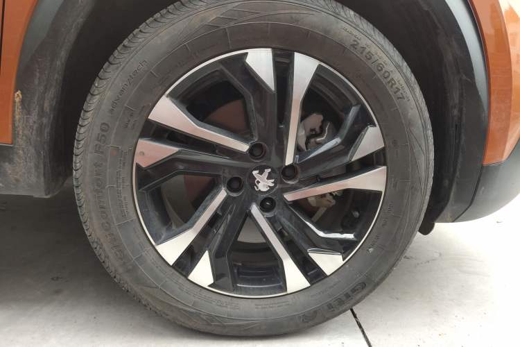 Used Peugeot 2008 2022 230THP THE ONE Right Front Wheel Hub