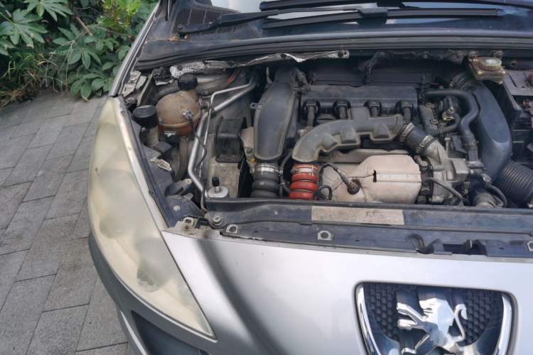 Used Peugeot 2009 1.6T SW Luxury Model Engine Bay Right
