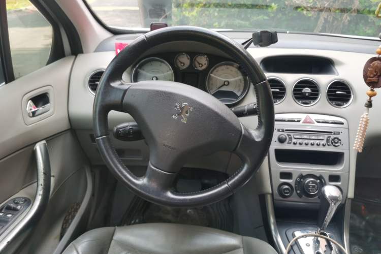 Used Peugeot 2009 1.6T SW Luxury Model Steering Wheel