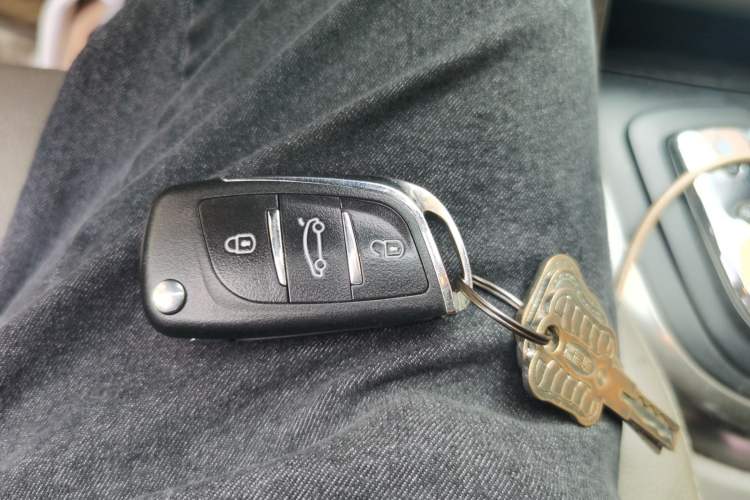 Used Peugeot 2009 1.6T SW Luxury Model Vehicle Key