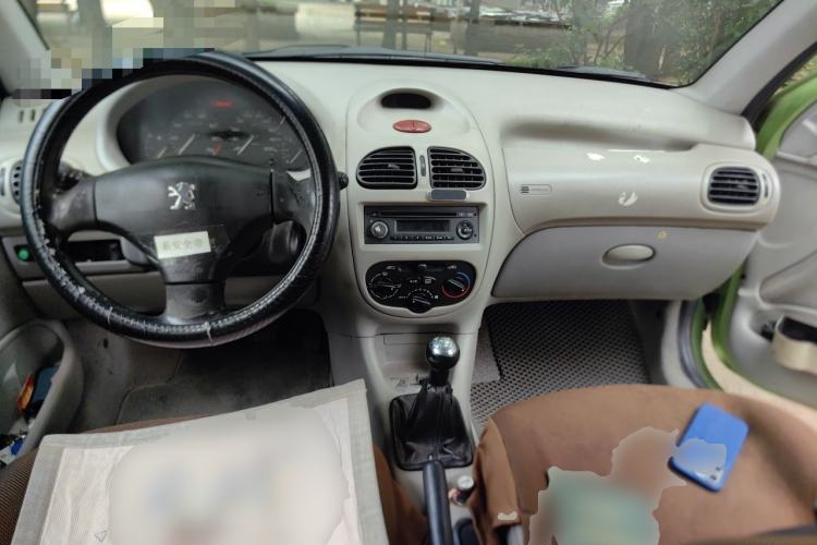 Used Peugeot 206 2006 1.4L Manual Fashion Edition Center Console