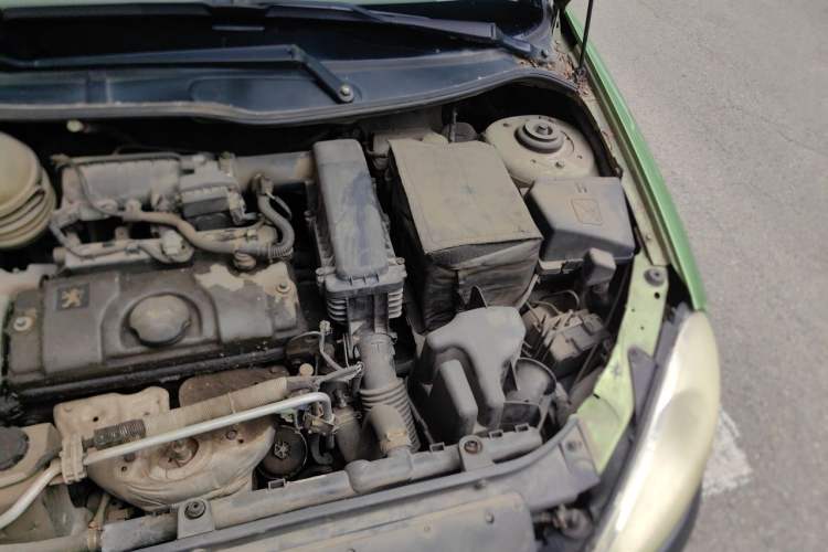 Used Peugeot 206 2006 1.4L Manual Fashion Edition Engine Bay Left