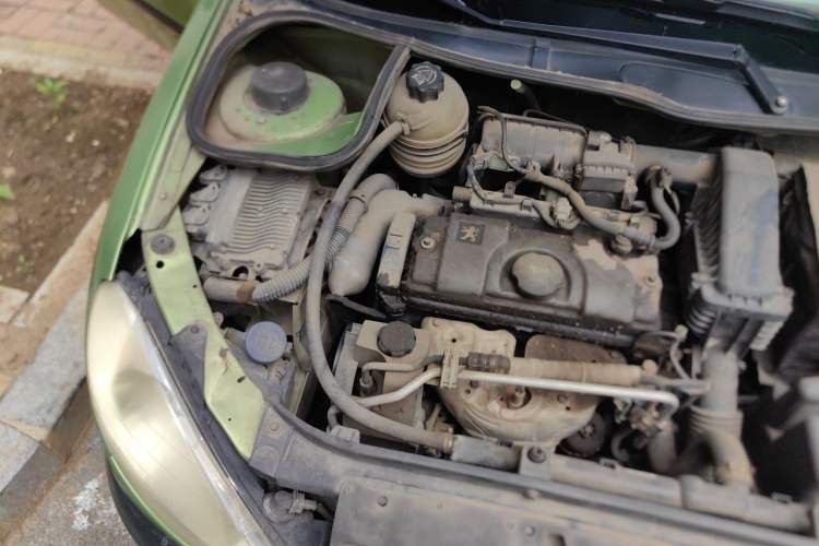 Used Peugeot 206 2006 1.4L Manual Fashion Edition Engine Bay Right