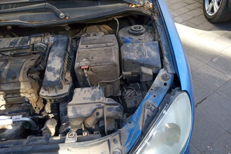 Used Peugeot 206 2007 1.6L Manual Thrill Edition Engine Bay Left