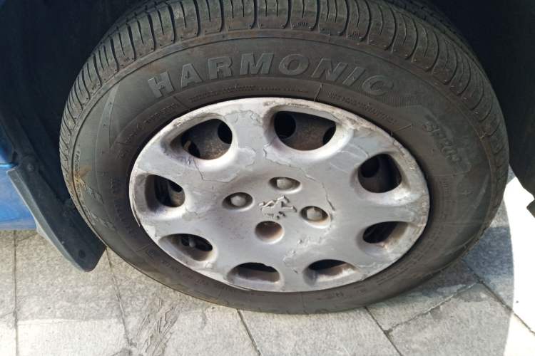 Used Peugeot 206 2007 1.6L Manual Thrill Edition Right Front Wheel Hub
