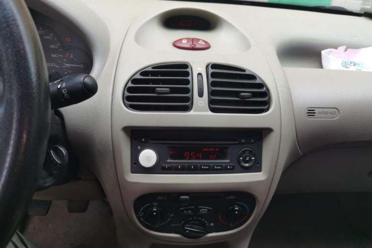 Used Peugeot 206 2007 1.4L Manual Thrill Edition Audio And AC Panel