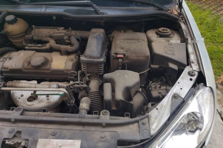 Used Peugeot 206 2007 1.4L Manual Thrill Edition Engine Bay Left