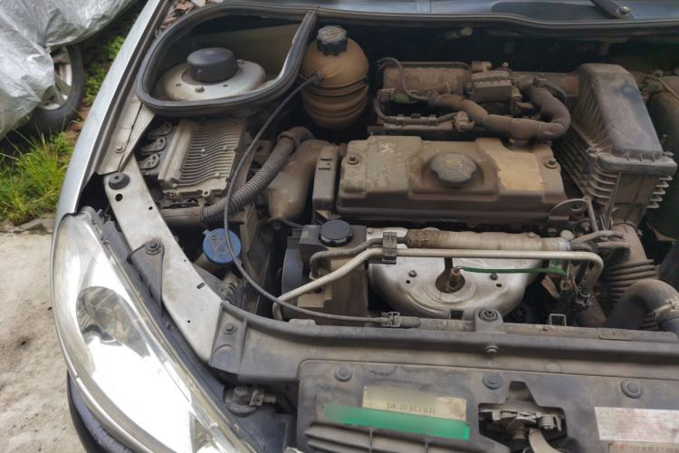 Used Peugeot 206 2007 1.4L Manual Thrill Edition Engine Bay Right
