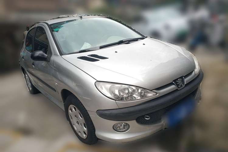Used Peugeot 206 2007 1.6L Automatic Active Version Front Right 45 Deg