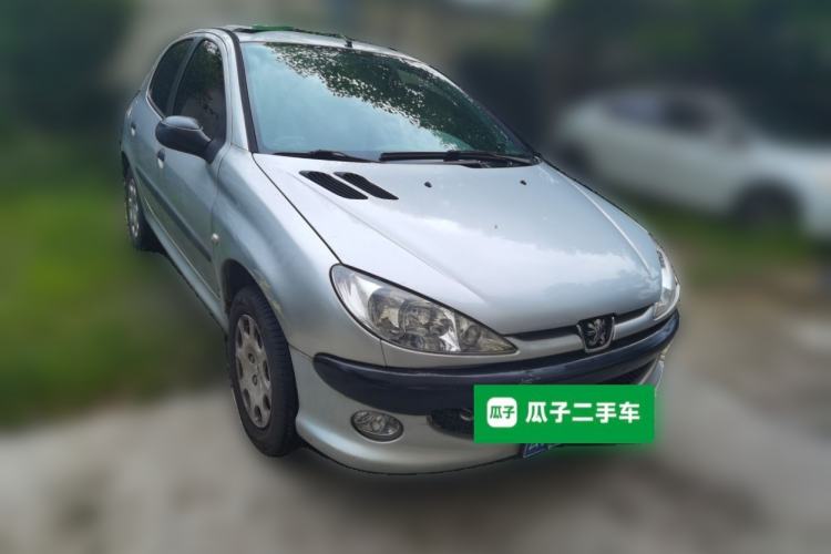 Used Peugeot 206 2007 1.4L Manual Thrill Edition Front Right 45 Deg