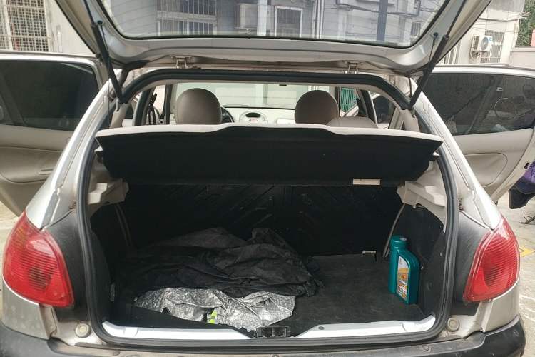 Used Peugeot 206 2007 1.6L Automatic Active Version Trunk