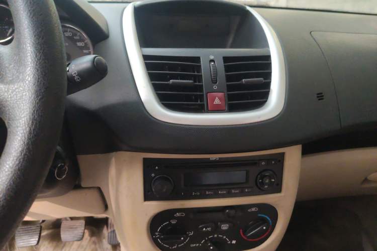 Used Peugeot 207 2009 2-Door Hatchback 1.4L Manual Yule Edition Audio And AC Panel