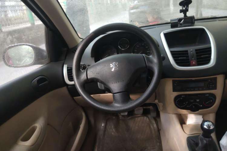 Used Peugeot 207 2009 2-Door Hatchback 1.4L Manual Yule Edition Steering Wheel