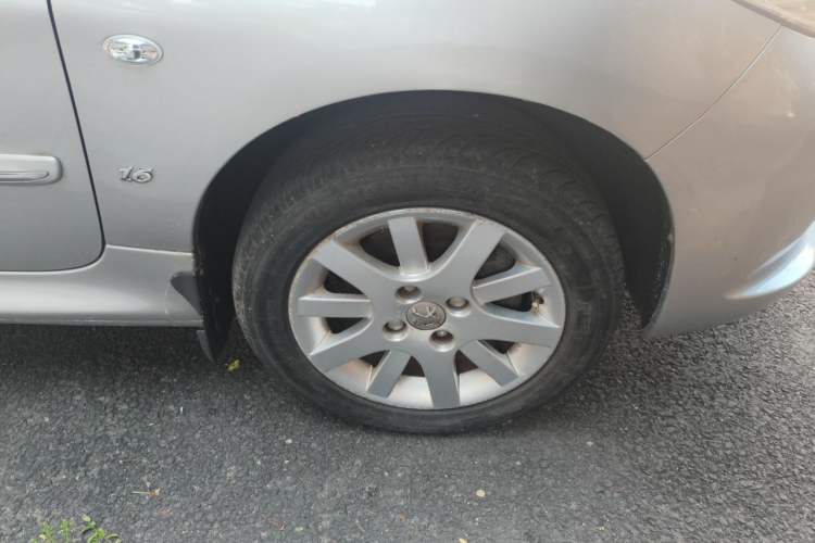 Used Peugeot 207 2009 Sedan 1.6L Manual Pleasure Edition Right Front Wheel Hub