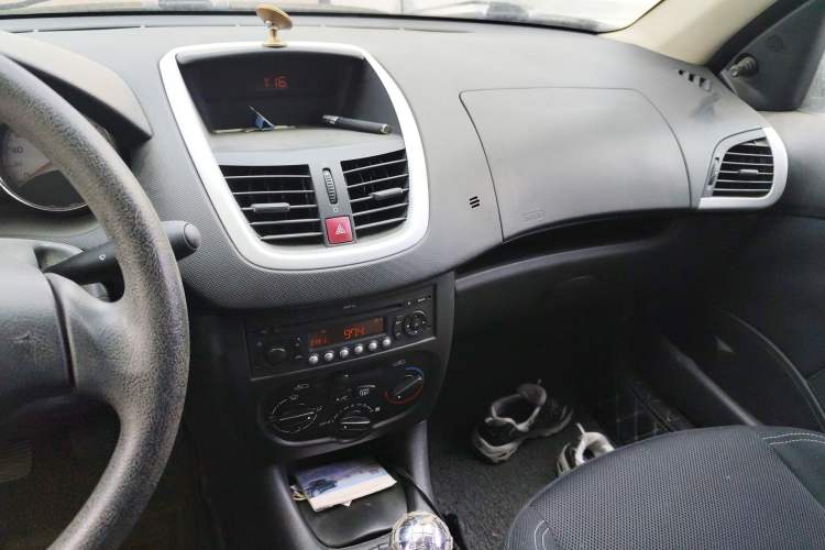 Used Peugeot 207 2010 Sedan 1.4L Manual Yule Edition Audio And AC Panel