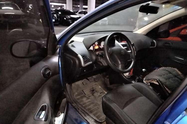 Used Peugeot 207 2010 Hatchback 1.4L Manual Yule Edition Driver Seat