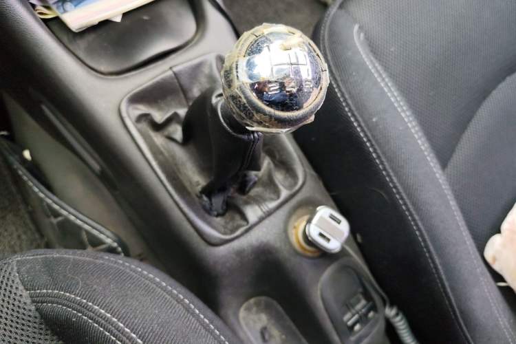 Used Peugeot 207 2010 Sedan 1.4L Manual Yule Edition Gear Lever