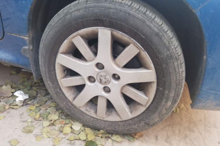 Used Peugeot 207 2010 Hatchback 1.6L Manual Prestige Edition Right Front Wheel Hub