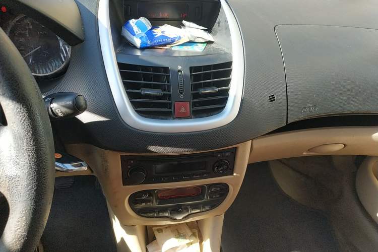 Used Peugeot 207 2010 Hatchback 1.4L Manual Prestige Edition Audio And AC Panel