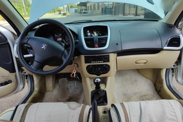 Used Peugeot 207 2010 Sedan 1.4L Manual Yule Edition Center Console