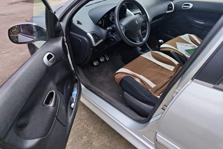 Used Peugeot 207 2010 Sedan 1.4L Manual Enjoy Edition Driver Seat