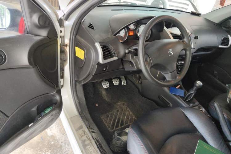 Used Peugeot 207 2010 Hatchback 1.4L Manual Yule Edition Driver Seat