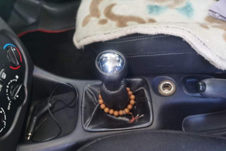 Used Peugeot 207 2010 Hatchback 1.4L Manual Yule Edition Gear Lever