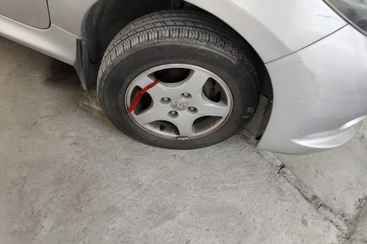 Used Peugeot 207 2010 Hatchback 1.4L Manual Yule Edition Right Front Wheel Hub