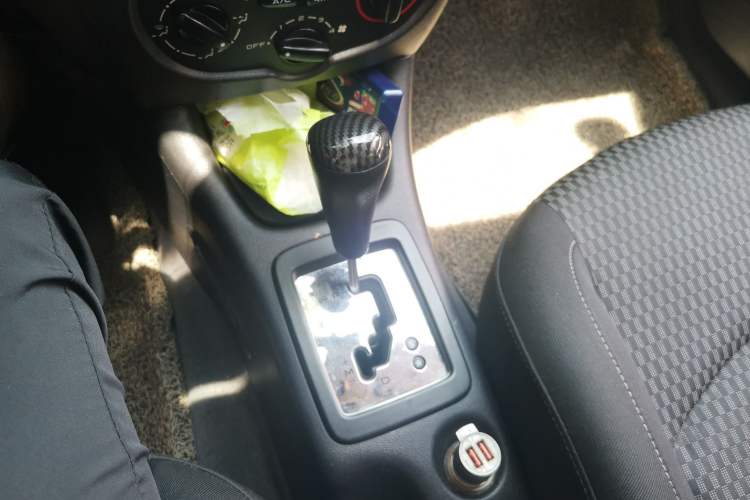 Used Peugeot 207 2011 Sedan 1.6L Automatic Yule Edition Gear Lever