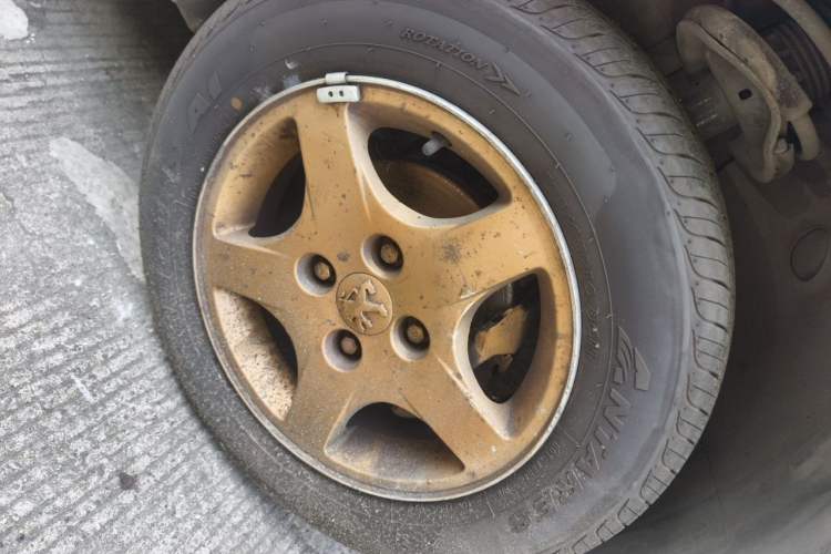 Used Peugeot 207 2011 Hatchback 1.4L Manual Yule Edition Right Front Wheel Hub