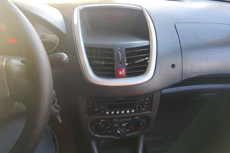 Used Peugeot 207 2011 Sedan 1.4L Manual Yule Edition Audio And AC Panel