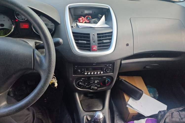 Used Peugeot 207 2011 Sedan 1.4L Manual Yule Edition Audio And AC Panel