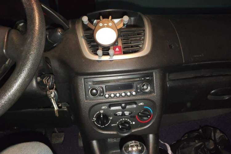 Used Peugeot 207 2011 Sedan 1.4L Manual Yule Edition Audio And AC Panel